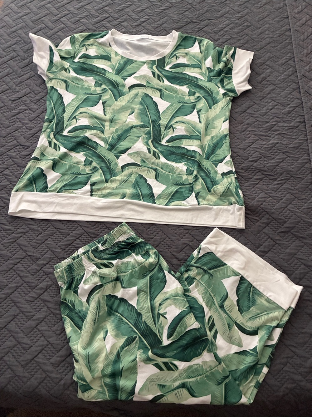Women’s Tropical Leaf Short-Sleeve Pajama Set - Green size L
